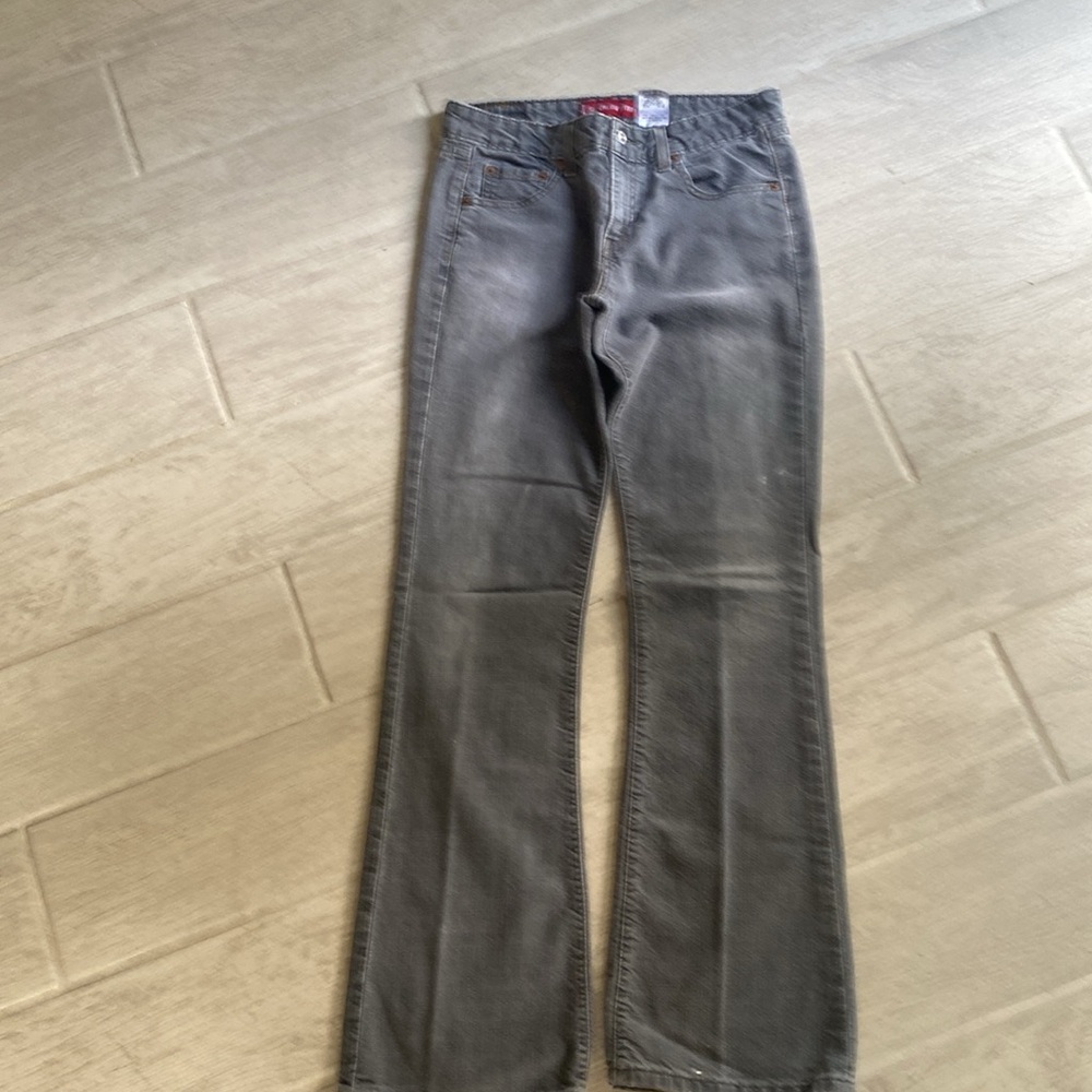 518 Levi’s Vintage size 7 Jr M. Grayish black. Best fitting jeans I ever had